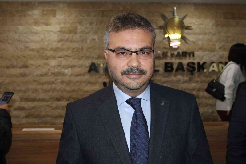 AK Parti İl Başkanı Özmen, adaylık için başkanlıkta istifasını açıkladı