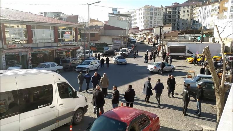 Karın başkenti Bitlis kara hasret kaldı
