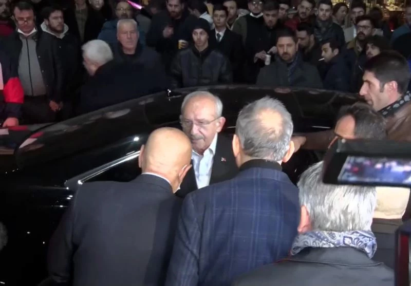 CHP lideri Kılıçdaroğlu, Akşener’i hastanede ziyaret etti
