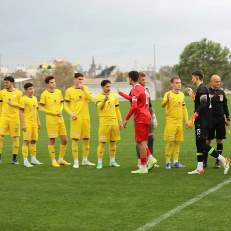 Afyonspor, Antalya kampını tamamlayarak kente döndü.
