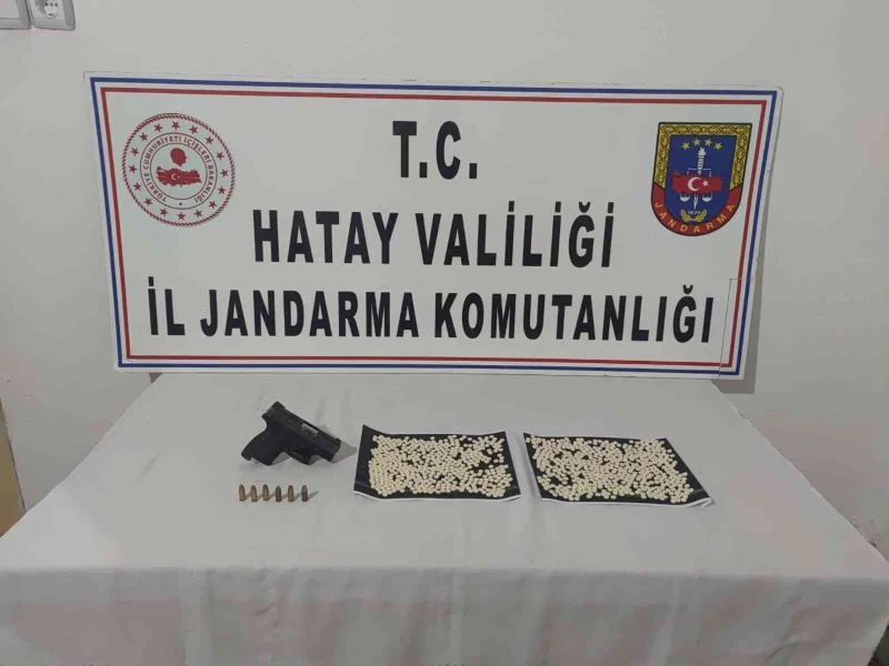 Hatay’da bin adet captagon ele geçirildi