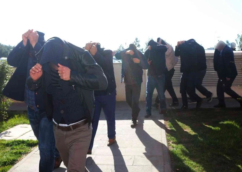 Erzincan’da başkalarının yerine ehliyet sınavına giren 8 kişi ile 2 organizatör yakalandı
