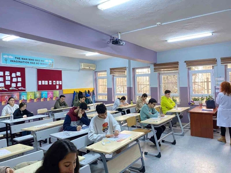 Sultangazi’de üniversite sınavı provası yapıldı

