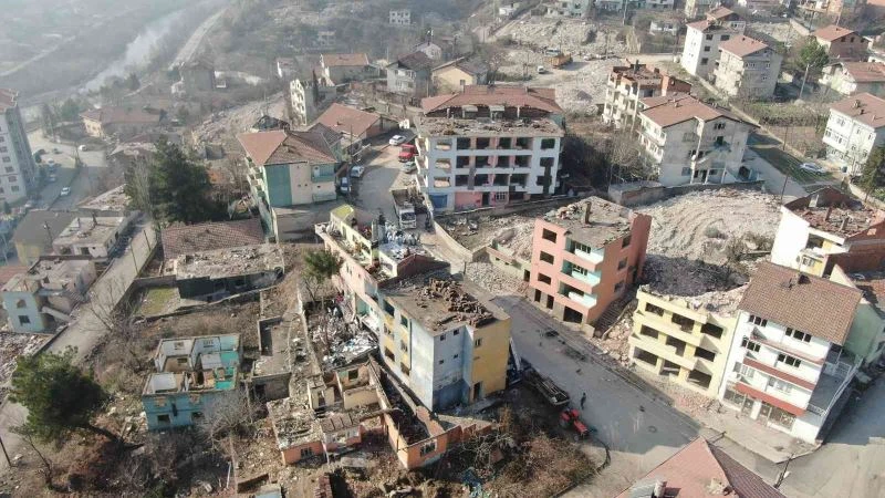 Karabük üçüncü etap kentsel dönüşüm projesi için yıkımlar sürüyor
