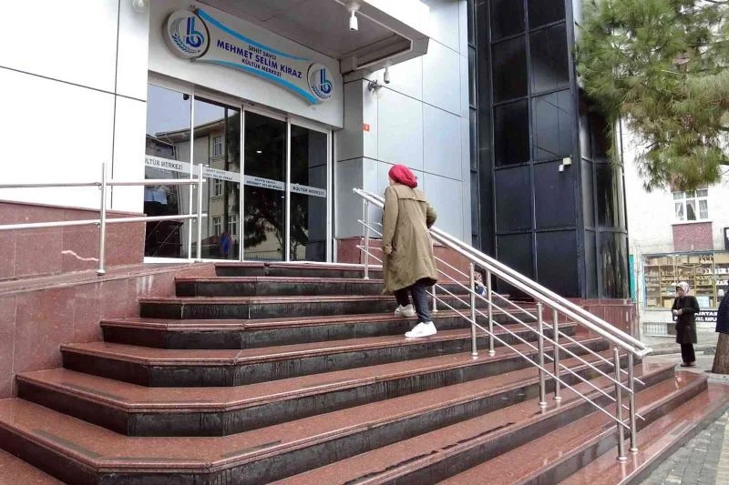 Kalça gelişim geriliği hastalığını yenen 68 yaşındaki kadın, “İstanbul’u semt semt yürüyerek gezeceğim”
