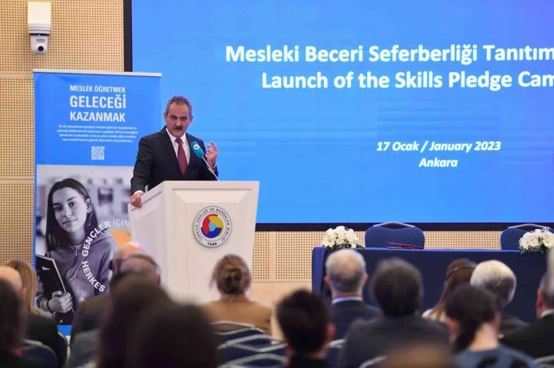 Bakan Özer’den mesleki eğitimin ‘çocuk işçiliği’ şeklinde algılanmasına tepki
