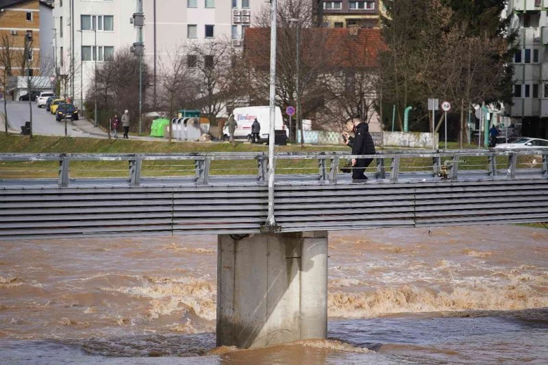 Bosna Hersek ve Sırbistan’da sel
