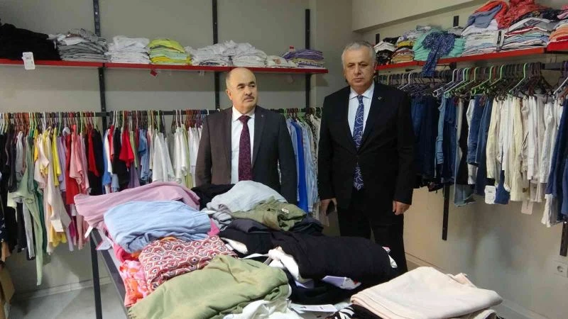 AVM gibi ’Sosyal Market’ten 5 binin üzerinde vatandaşa giysi yardımı
