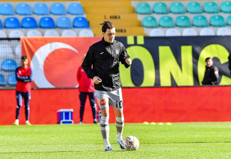 Başakşehir’de Mesut Özil, 125 gün sonra sahada
