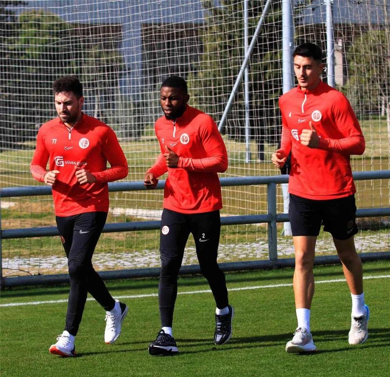 FTA Antalyaspor, Galatasaray maçı hazırlıklarına başladı
