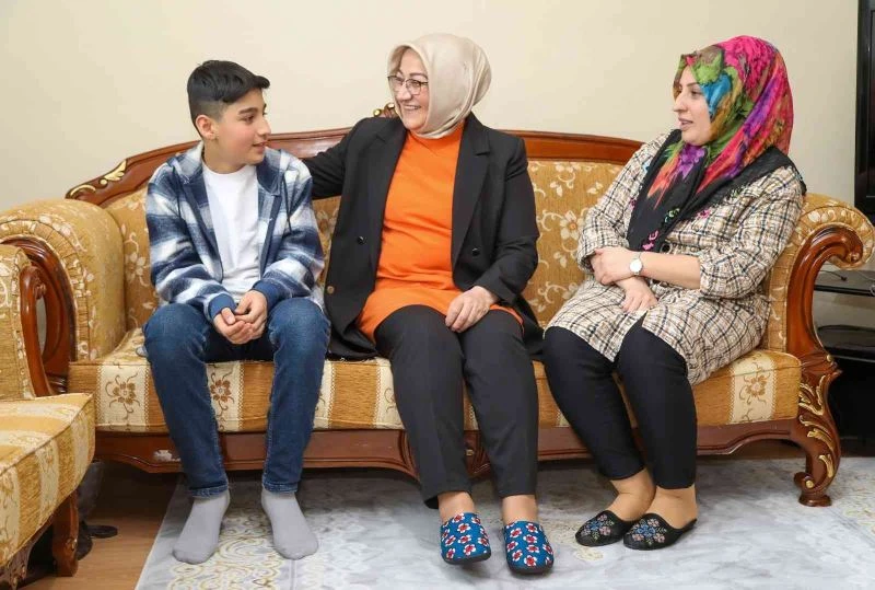 Van Büyükşehir Belediyesi 300 diyabetli çocuğa cihaz hediye etti
