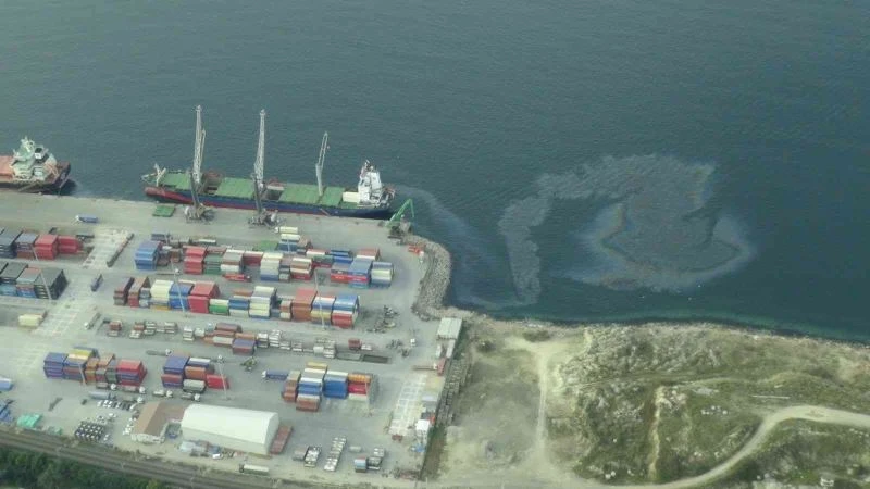 İzmit Körfezi’ni kirleten gemi deniz uçağının radarına takıldı: 14 milyon ceza
