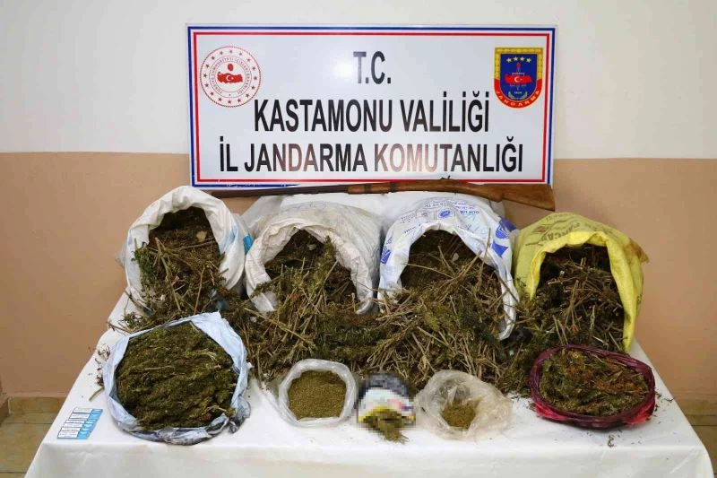 Kastamonu’da 28 kilo esrar yakalatan şahıs tutuklandı
