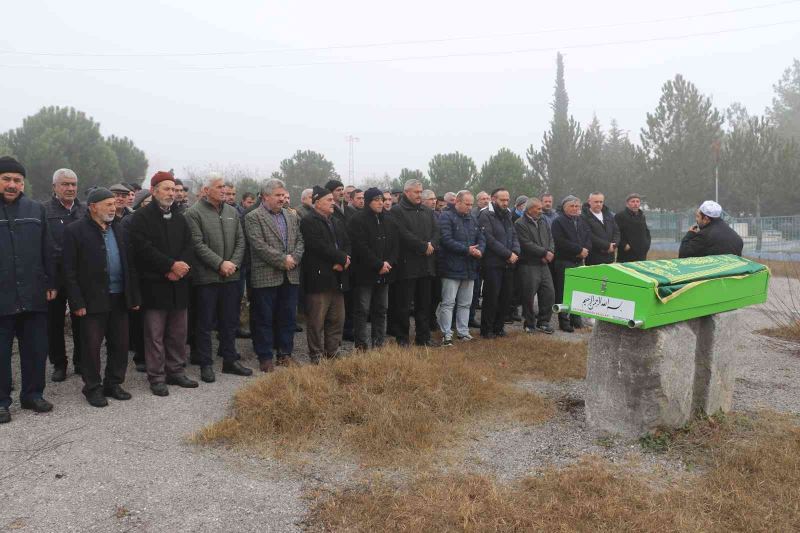 Taşova’da ölü bulunan kayıp yaşlı kadın defnedildi
