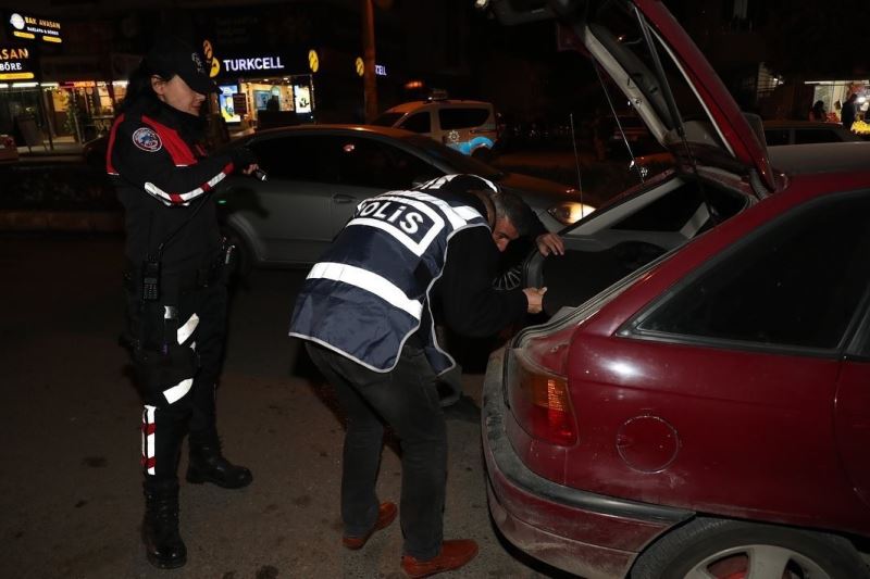 2 bin 616 sürücüye ceza, 143 araca trafikten men
