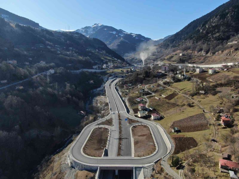 Dünyanın üçüncü, Avrupa’nın en uzun çift tüp karayolu tünelinde sona doğru
