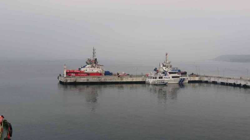 Çanakkale Boğazı sisin etkisini yitirmesiyle transit gemi geçişlerine açıldı
