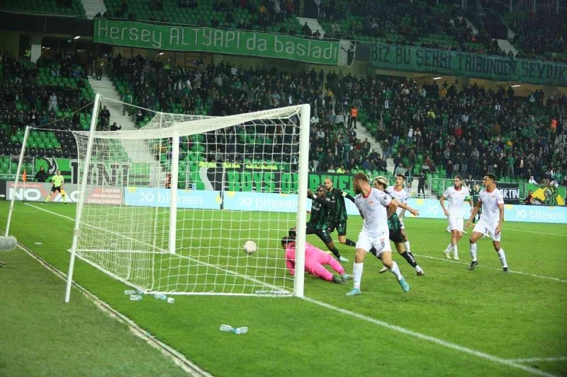 Sakaryaspor, eksi olan averajını ikinci devrede artıya çevirdi
