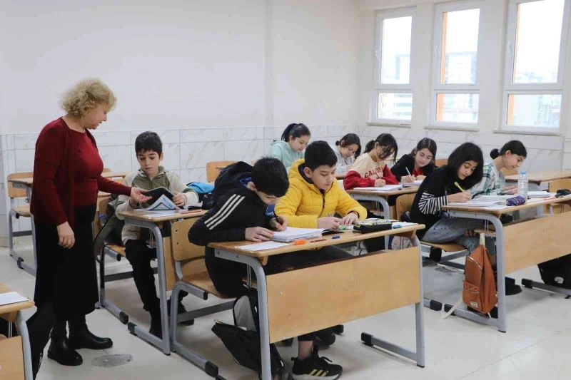 Türkiye’de bir ilk: Yarıyıl tatilinde öğrencilere ’kış okulu’ imkanı
