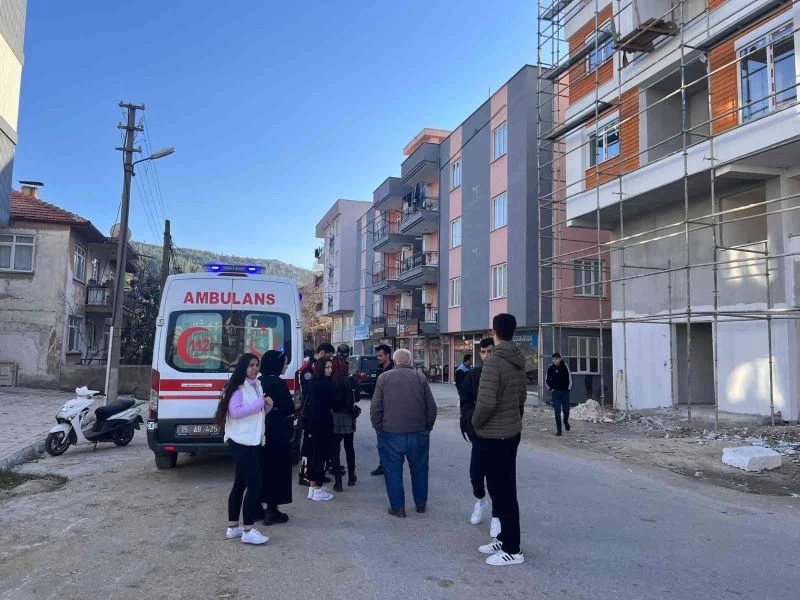 Burdur’da laf atılan kızları korumak isteyen üniversiteli genç darp edildi
