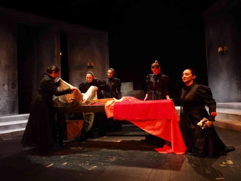 “Bernarda Alba’nın Evi” adlı tiyatro oyunu SDT’de sahnelenecek
