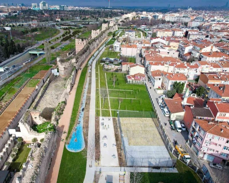 Surlar içinde yapılan tek millet bahçesinin 1. etabı tamamlanıyor
