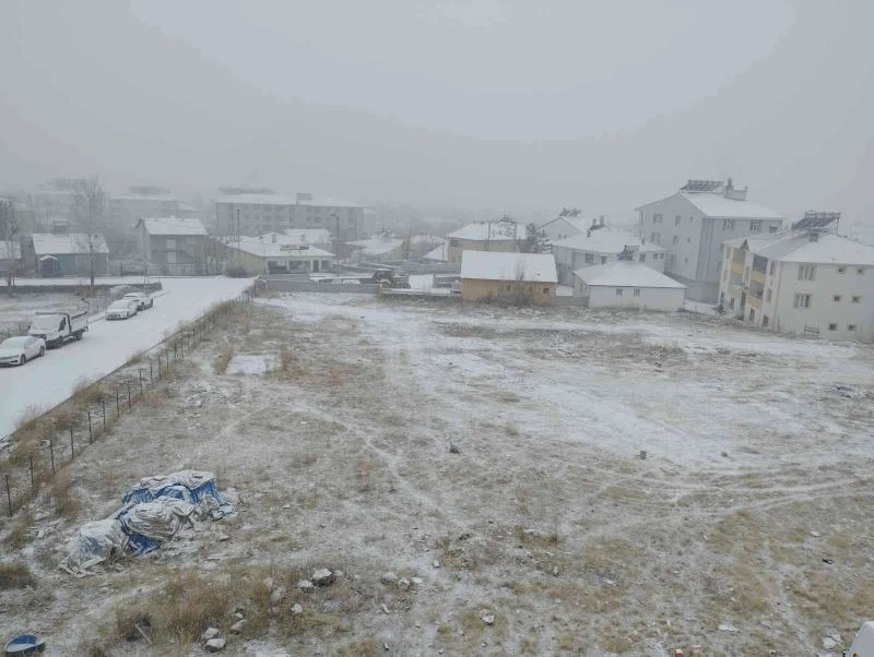 Varto’da beklenen kar yağışı başladı
