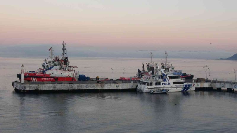 Çanakkale Boğazı sis nedeniyle transit gemi geçişlerine kapatıldı
