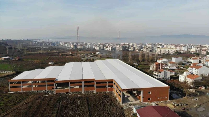  Lapseki çatısında elektrik üretilecek kapalı pazaryerine kavuşuyor
