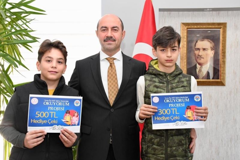 Başkan Ali Kılıç’tan kitap kurtlarına ödül
