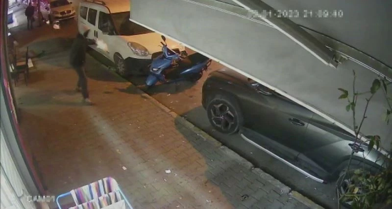 Gaziosmanpaşa’da dehşet anları kamerada: Husumetlisini sokak ortasında vurdu
