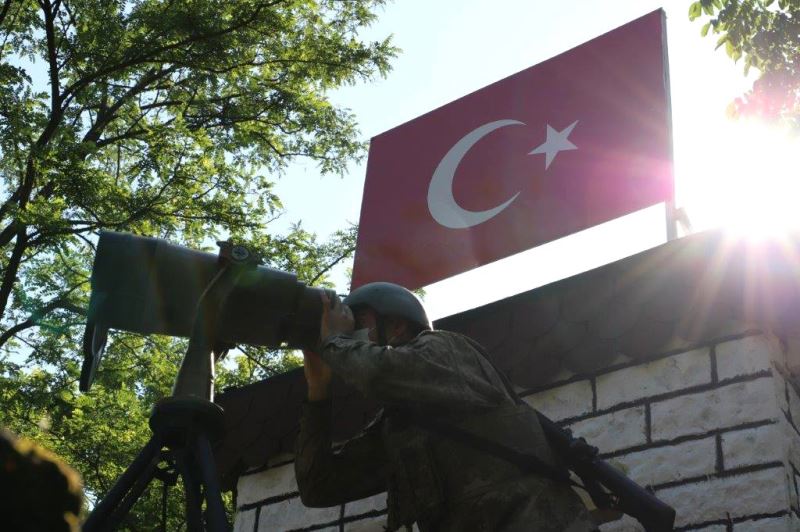 Yunanistan’a kaçmaya çalışan 8 FETÖ’cü ve 2 PKK’lı yakalandı
