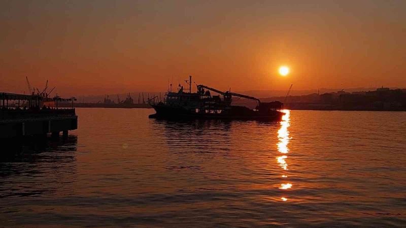 Maramara Deniz’inde muhteşem günbatımı
