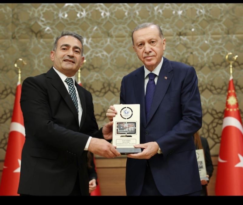 Cumhurbaşkanı Erdoğan’dan Şanlıurfa’daki iki televizyona ödül
