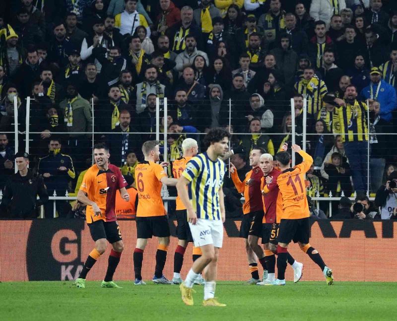 Fenerbahçe’ye Kadıköy’de ezeli rakibinden ağır yenilgi
