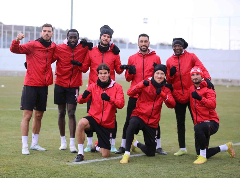 Sivasspor Kayseri maçına 3 puan parolasıyla hazırlanıyor
