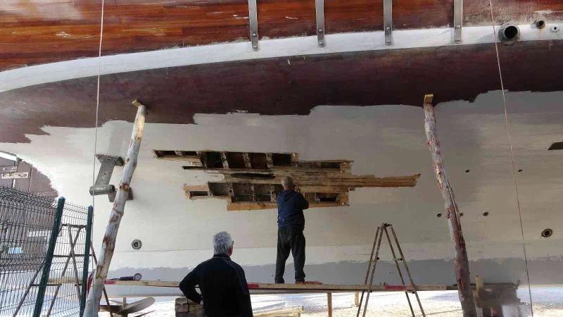 Marmaris’te, milyonluk yatlar ve tekneler bakıma alındı
