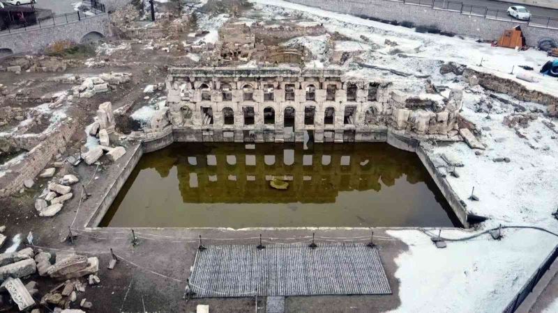 2 bin yıllık Roma Hamamı ülke turizmine açılmak için gün sayıyor
