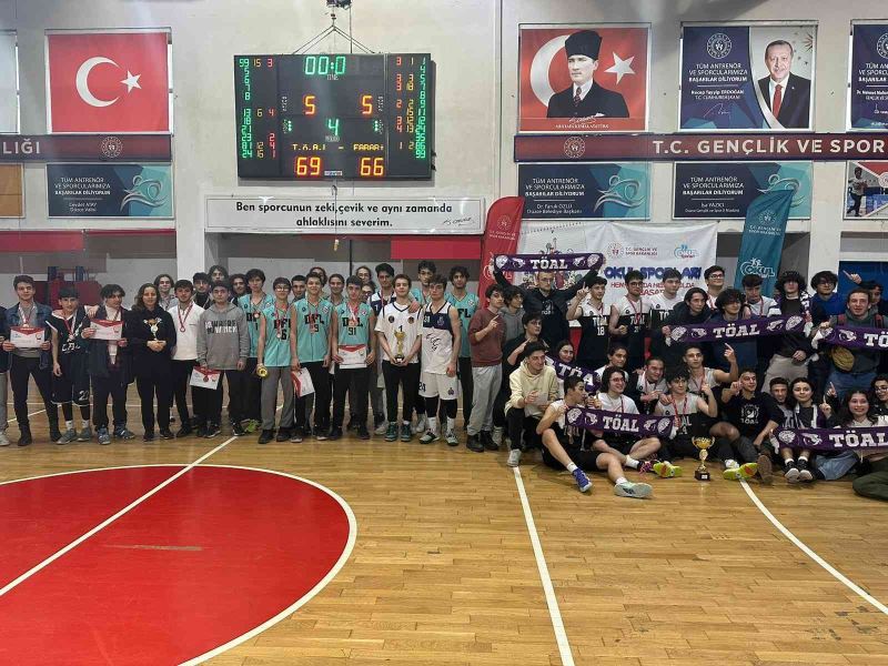 Basketbolda Turgut Özal Anadolu Lisesi şampiyon

