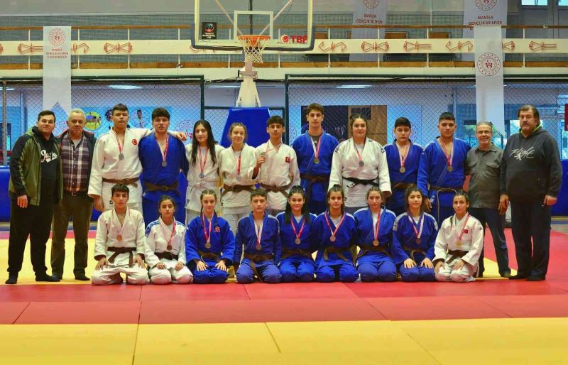 Yunusemreli judocular 2023’e 18 madalya ile başladı

