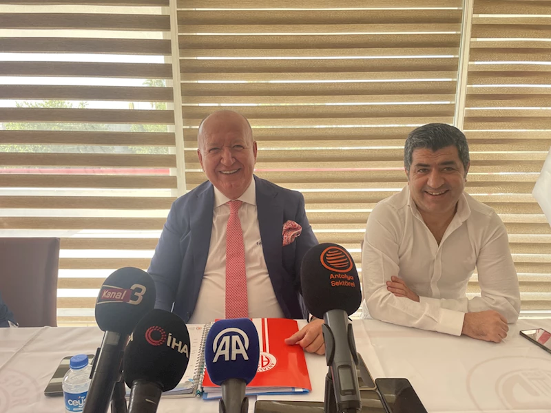 Antalyaspor Vakfı Başkanı Gültekin Gencer, gazetecilerle bir araya geldi: 