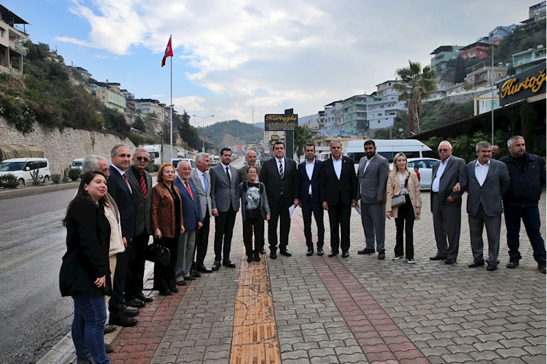 CHP Genel Başkan Yardımcıları Özçağdaş, Karasu ve Adem, Hatay