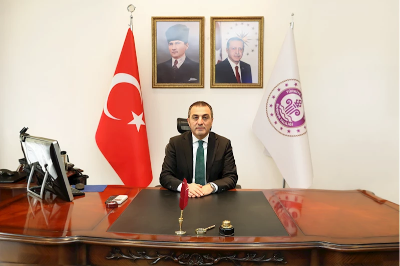 Vali Öksüz, Mehmet Akif Ersoy