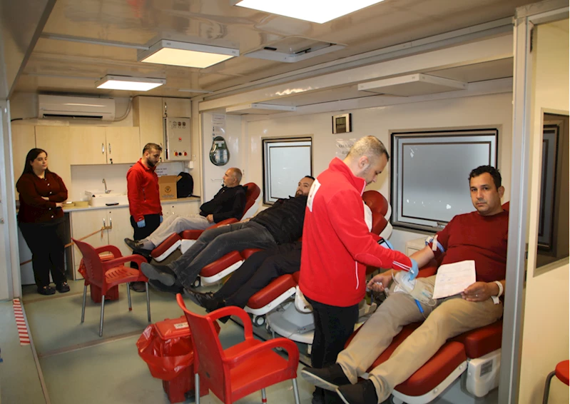 Yüreğir Belediyesi personeli kan bağışında bulundu