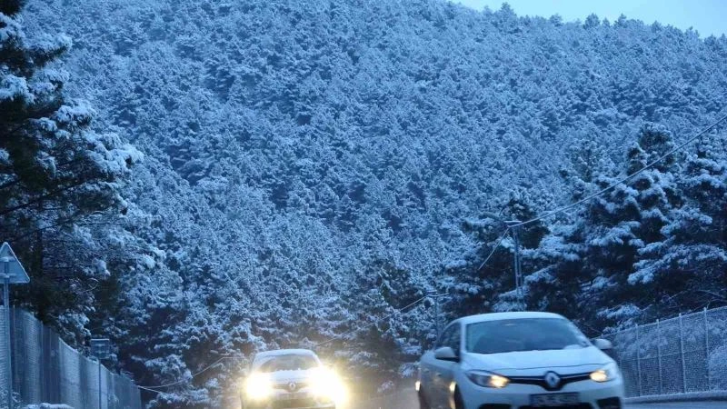 İstanbul’a kar yağdı, Aydos Tepesi beyaza büründü
