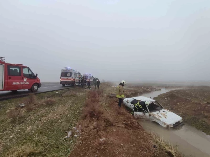Nusaybin’de kontrolden çıkan otomobil su kanalı düştü: 4 yaralı
