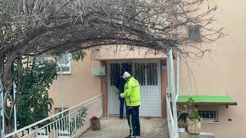 Gazipaşa’da yaşlı kadın boynundan iple asılmış halde ölü bulundu
