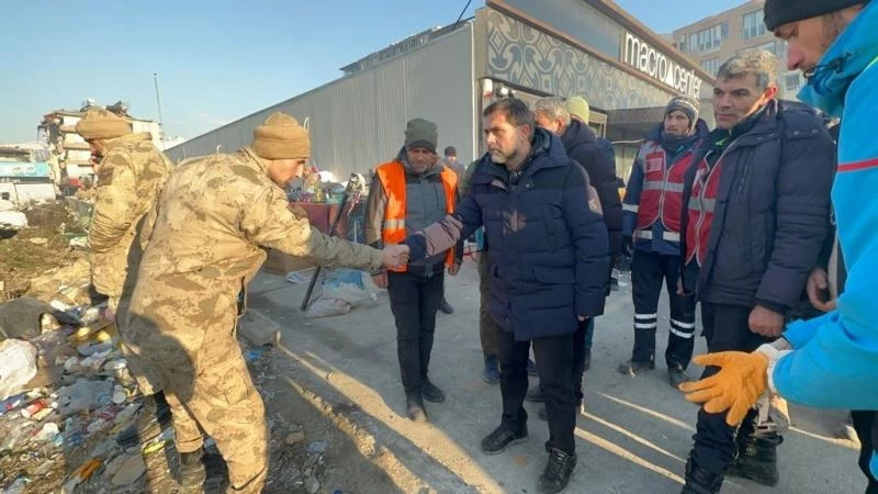 Yakutiye Belediye Başkanı Uçar deprem bölgesinde
