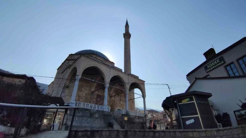 Kosova’da 900 camide depremde hayatını kaybedenler için dualar okundu

