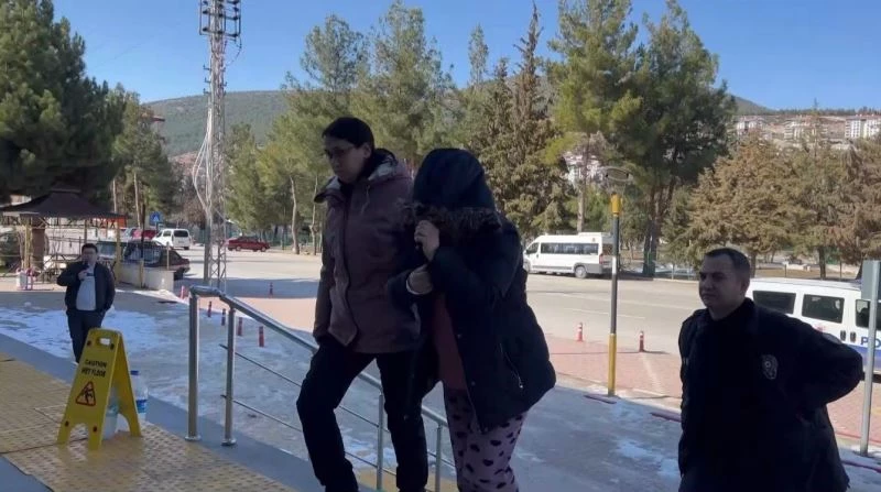 Burdur’da depremzedeler için toplanan malzemeleri çalarken yakalanan kadın tutuklandı

